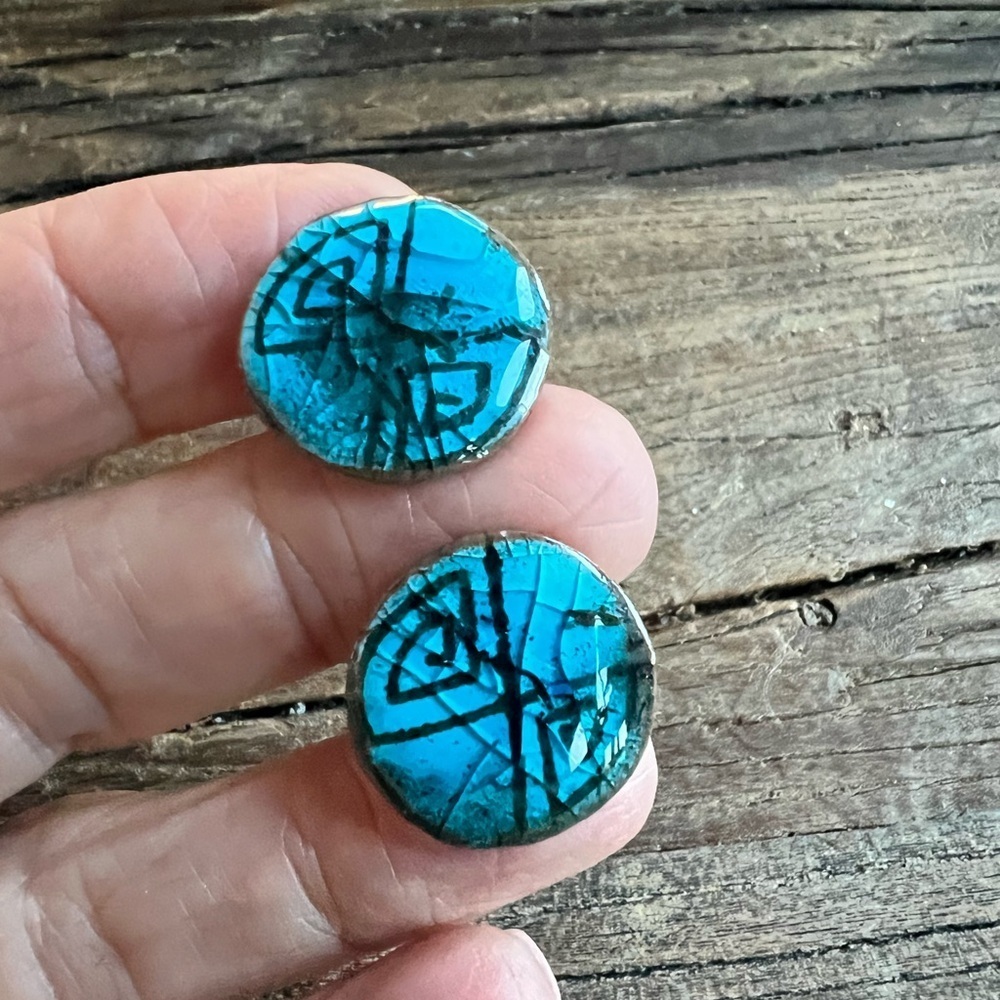 Turquoise color and Black Round cuff links. Glass or enamel on copper